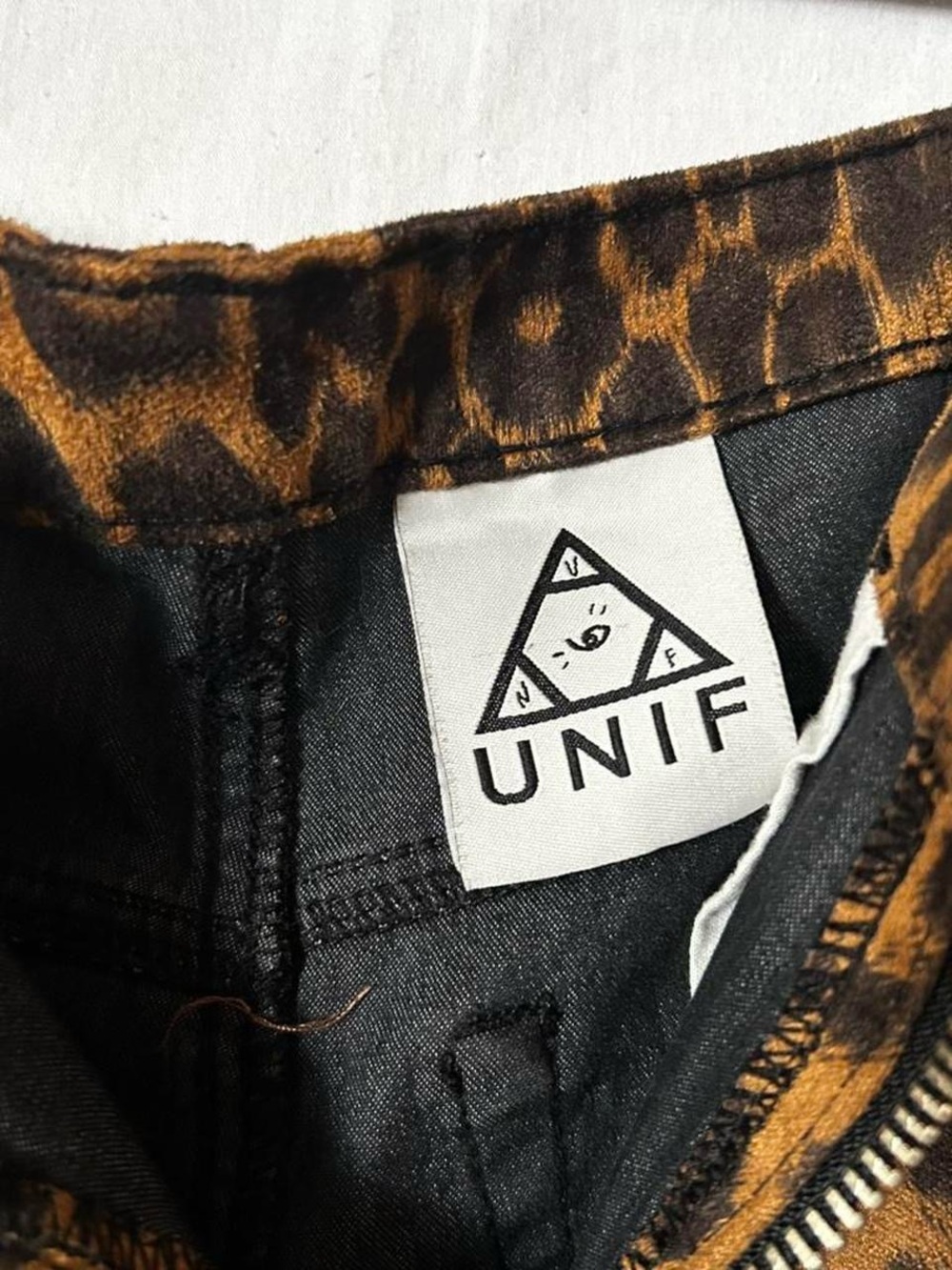 UNIF Leopard-Print hot pants - Picture 7 of 8